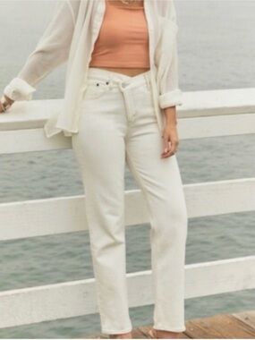 Abercrombie & Fitch High-Rise White Jeans